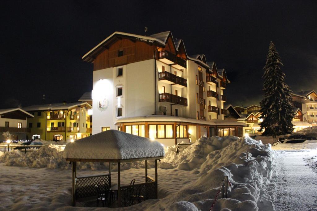 Hotel Rosa Alpina Andalo Exterior foto